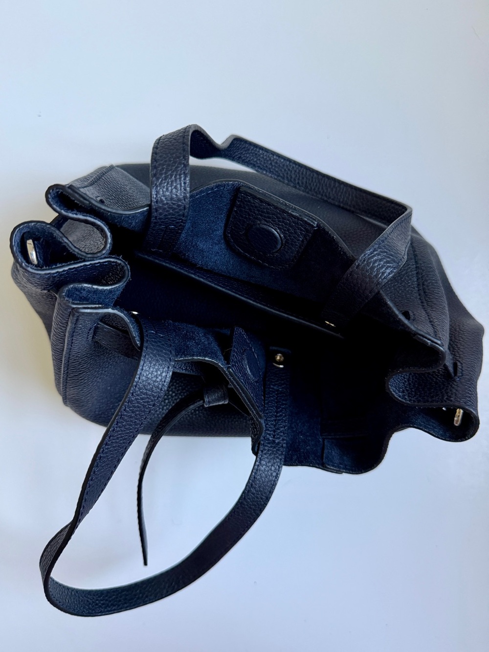DIVLOS Spain Olivia Navy Blue Pebbled Butter Leather Convertible Crossbody Bag - Picture 10 of 13
